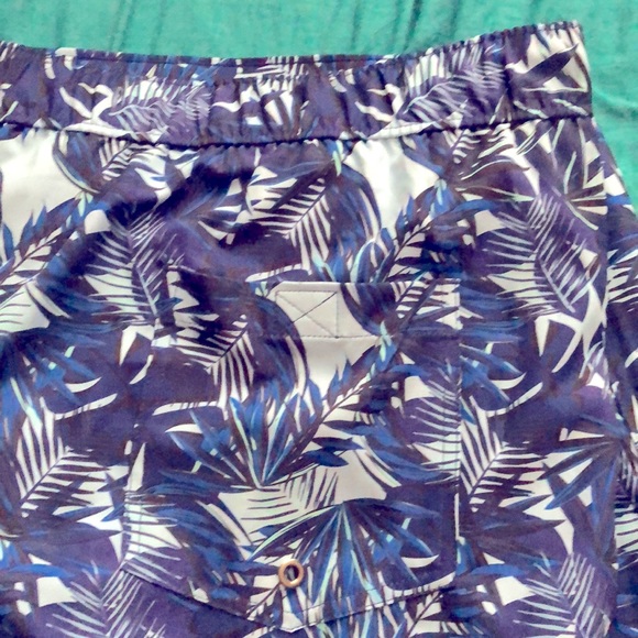 Mens Swim Trunks! Never worn!! - Picture 6 of 10